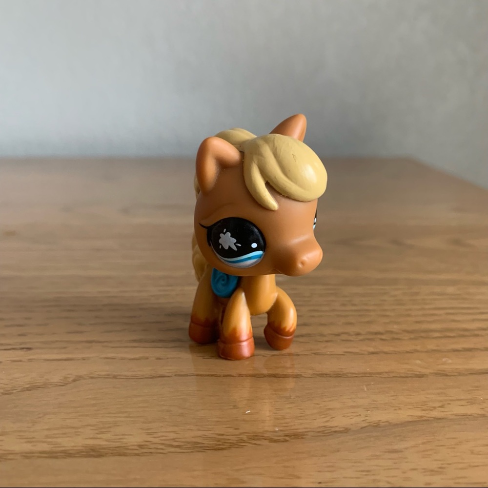 Littlest Pet Shop Brown Horse with a blue saddle